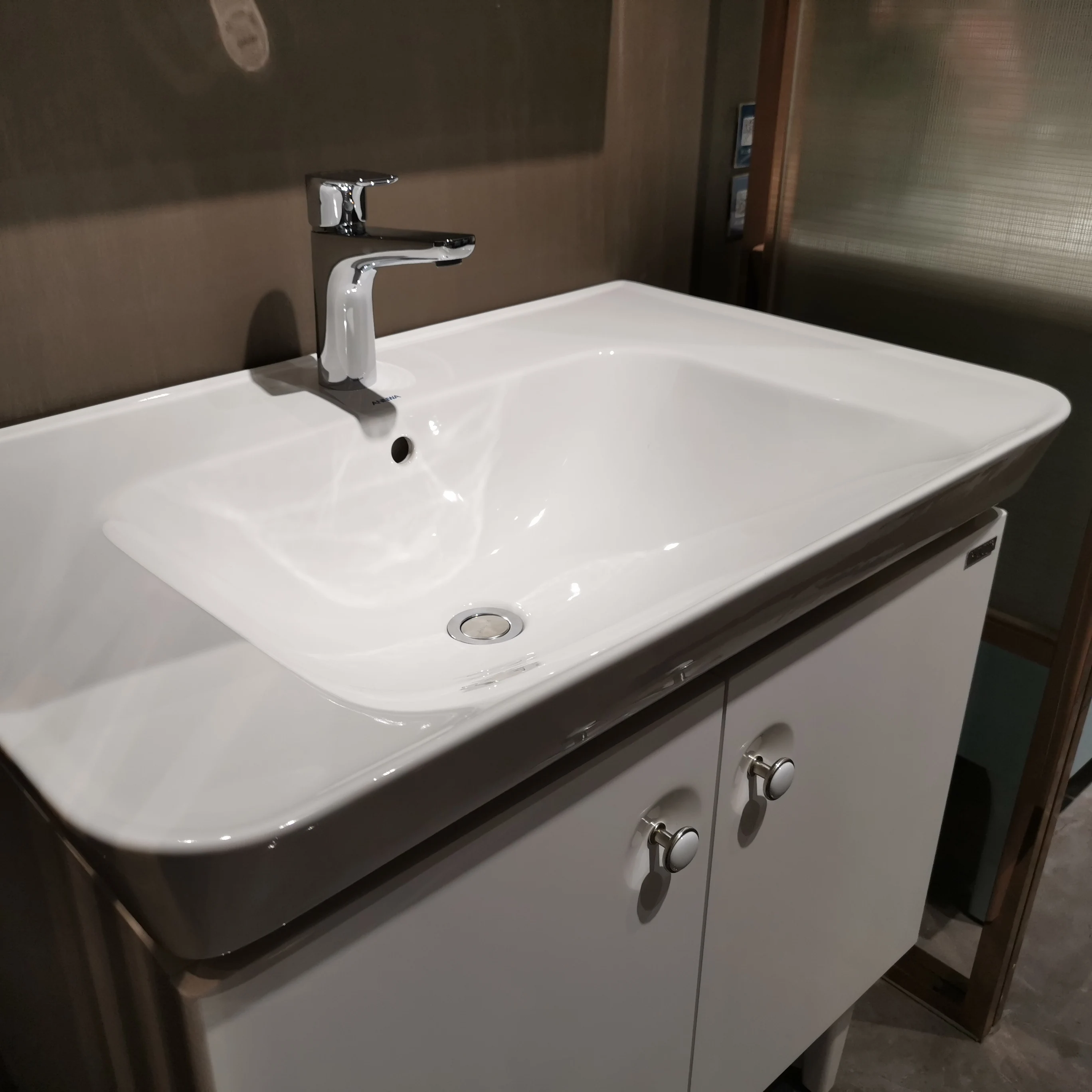 N80G07 ANNWA Top Counter Ceramic White Square Single Hole Bathroom Cabinet Washroom Basin