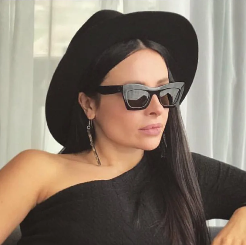 M036 Fashion Women Cat Eye Style Classic Sunglasses Vintage Brand Design Sun Glasses On Line Shipping 
M036 Fashion Women Cat Eye Style Classic Sunglasses Vintage Brand Design Sun Glasses On Line Shipping