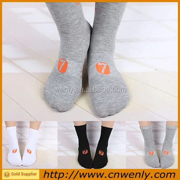 Beautiful and breathable woman days of the week sock