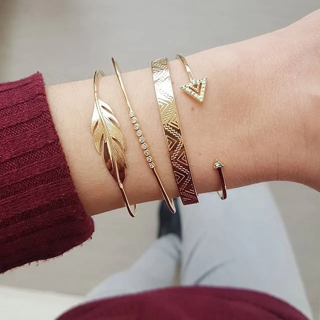 4 Pcs/set Women's Fashion Crystal Leaves Geometric Chain Gold Bracelet Set Bohemian KISS WIFE Vintage Jewelry Wholesale, Gold color
4 Pcs/set Women's Fashion Crystal Leaves Geometric Chain Gold Bracelet Set Bohemian KISS WIFE Vintage Jewelry Wholesale, Gold color