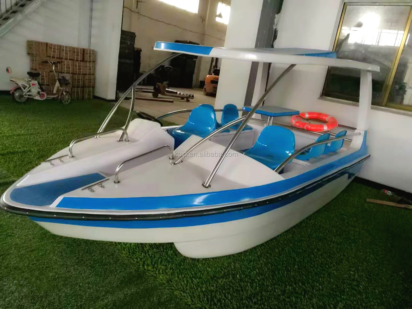 8 passager electric leisure fiberglass boat for park