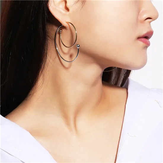 2018 Fashion Women Simple Earring Personality Geometric Metal Spiral Stud Earring
2018 Fashion Women Simple Earring Personality Geometric Metal Spiral Stud Earring