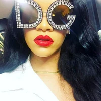 Fashion Crystal Diamond Round Sunglasses Women 2019 Luxury Brand Plastic Oversized Sun glasses Vintage Shades Ladies Oculos Top
Fashion Crystal Diamond Round Sunglasses Women 2019 Luxury Brand Plastic Oversized Sun glasses Vintage Shades Ladies Oculos Top
