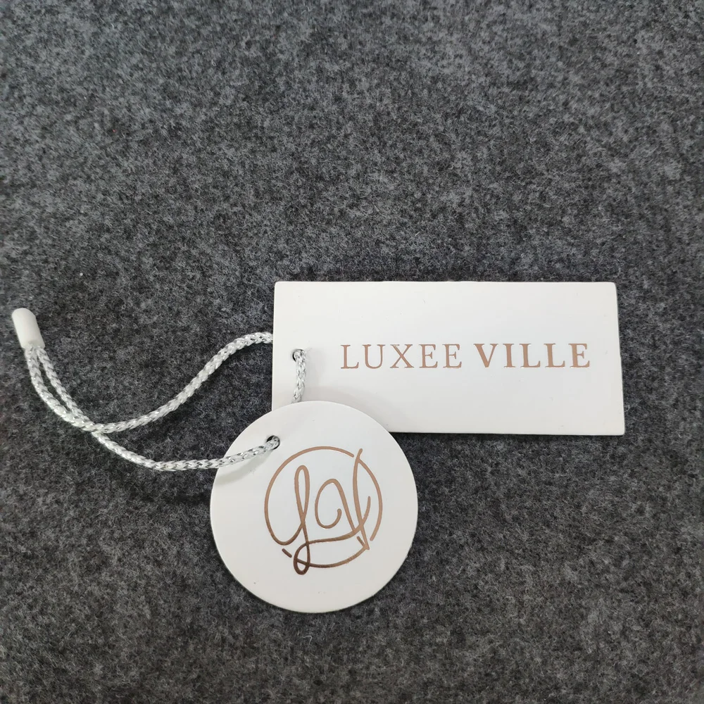 Custom Fashion Design Hangtag Paper Materials Garment Round Swing Tag With Ribbon String, Black , white, green, pink, yellow,purple
Custom Fashion Design Hangtag Paper Materials Garment Round Swing Tag With Ribbon String, Black , white, green, pink, yellow,purple