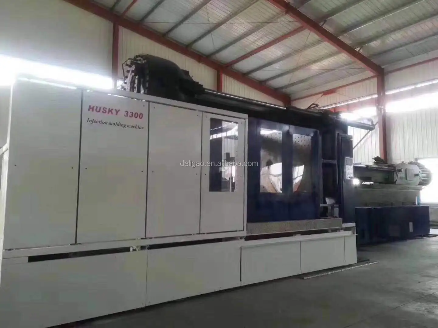 european brand husky3300 used injection molding machine