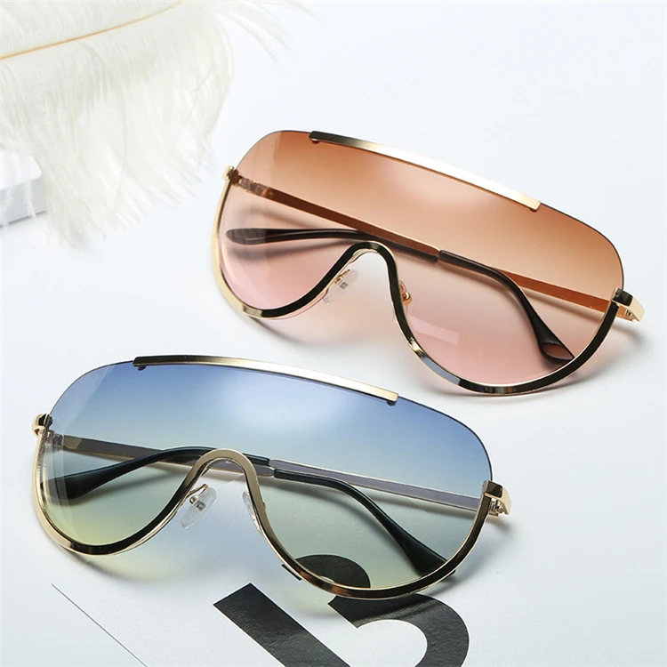 2020 fashion sunglasses with metal frames UV400 PC lenses for summer women 
2020 fashion sunglasses with metal frames UV400 PC lenses for summer women
