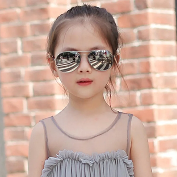 Wholesale cheapest 3025 classic children's baby sunglasses color film metal kids sunglasses uv400
Wholesale cheapest 3025 classic children's baby sunglasses color film metal kids sunglasses uv400