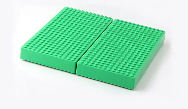 3777789095_1858038522