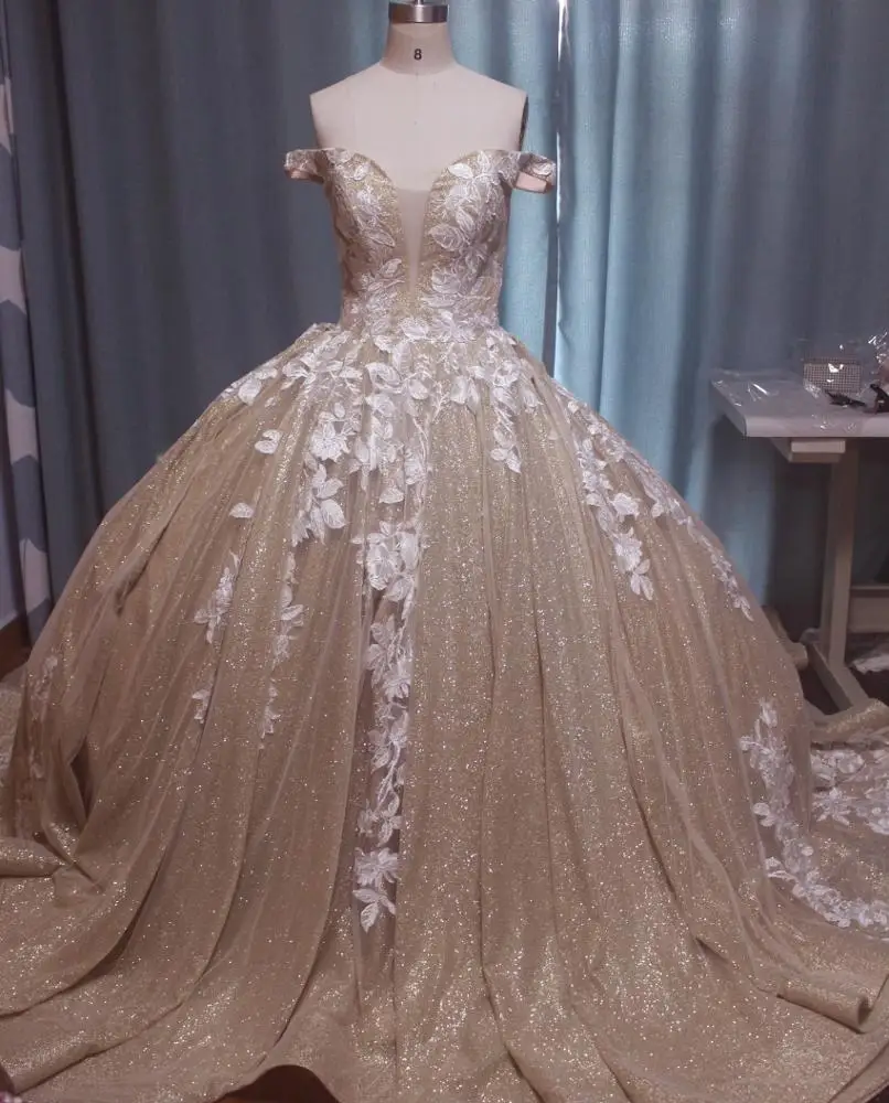 L328 Wedding Dress Off Shoulder Lace Bridal Dresses Glitter Champagne Real Photos Wedding Ball Gown
L328 Wedding Dress Off Shoulder Lace Bridal Dresses Glitter Champagne Real Photos Wedding Ball Gown