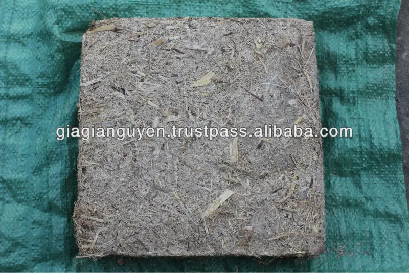 SUGAR CANE BAGASSE + SUGAR CANE MOLASSES FOR ANIMAL FEED _CHEAP PRICE 2017(mary@vietnambiomass.com)