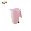 Manufacturer durtable creative new colored mini dustbin plastic desktop clamshell trash can