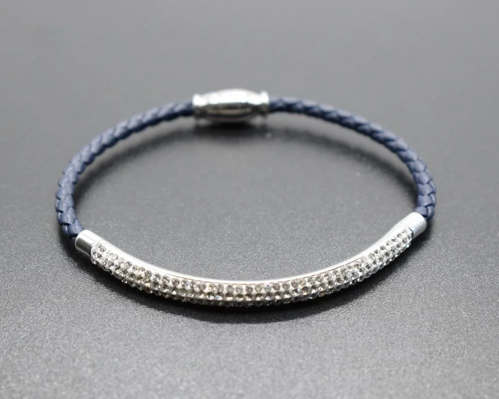 Hot Selling Women Braid Leather Magnetic Bracelet Pave Rhinestone Stainless Steel Bracelet
Hot Selling Women Braid Leather Magnetic Bracelet Pave Rhinestone Stainless Steel Bracelet