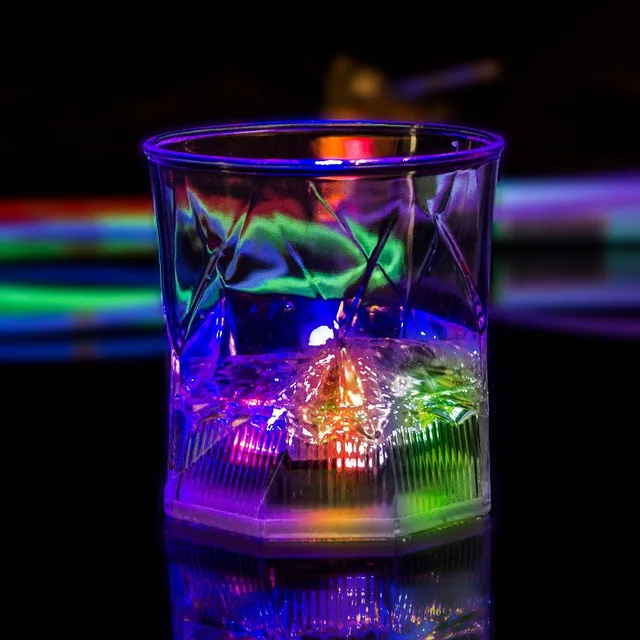 hot sale super quality party favor roung flashing shot cup glass