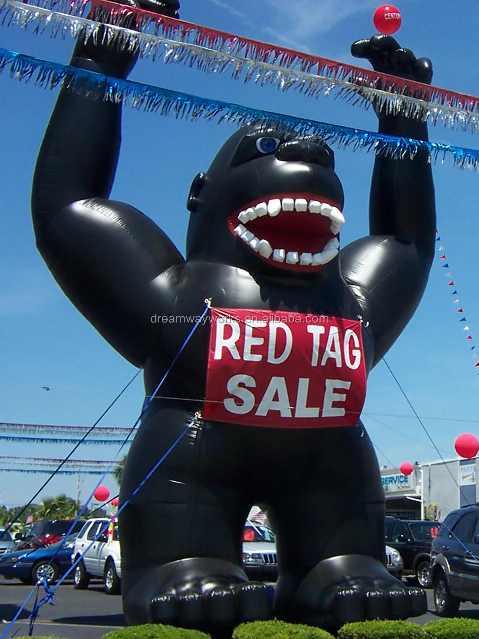 inflatable king kong 1.jpg