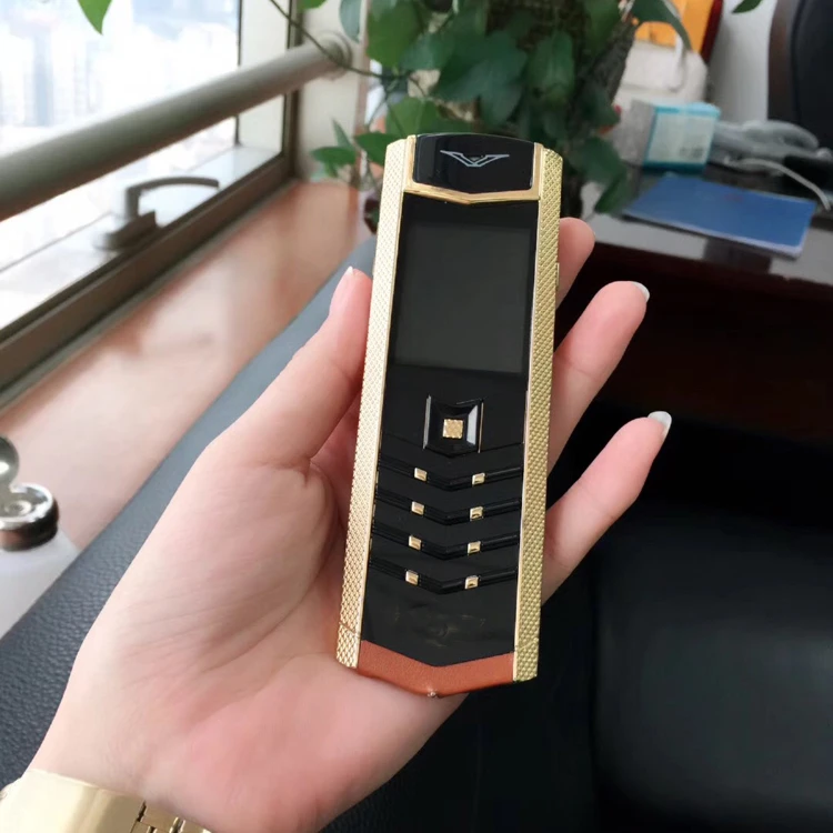V9 luxury gold genuine leather phone high quality single GSM 900/1800/1900mhz support MP3 FM
V9 luxury gold genuine leather phone high quality single GSM 900/1800/1900mhz support MP3 FM