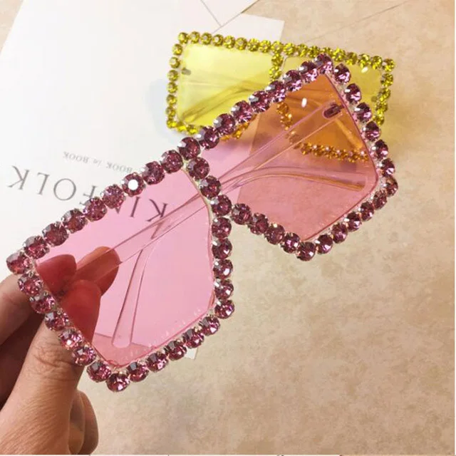Free shipping 2019 Crystal Diamond Oversized Sunglasses For Women Fashion Candy Shades UV400 Brand Glasses Transparent Frame
Free shipping 2019 Crystal Diamond Oversized Sunglasses For Women Fashion Candy Shades UV400 Brand Glasses Transparent Frame