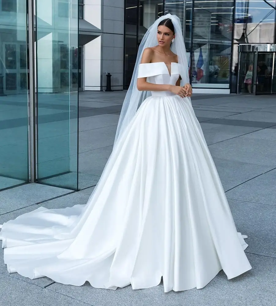 Elegant Deep V Neck Simple Real Image Long Train Wedding Dresses Ruffled Satin Bridal Gowns 2019, Customized
Elegant Deep V Neck Simple Real Image Long Train Wedding Dresses Ruffled Satin Bridal Gowns 2019, Customized