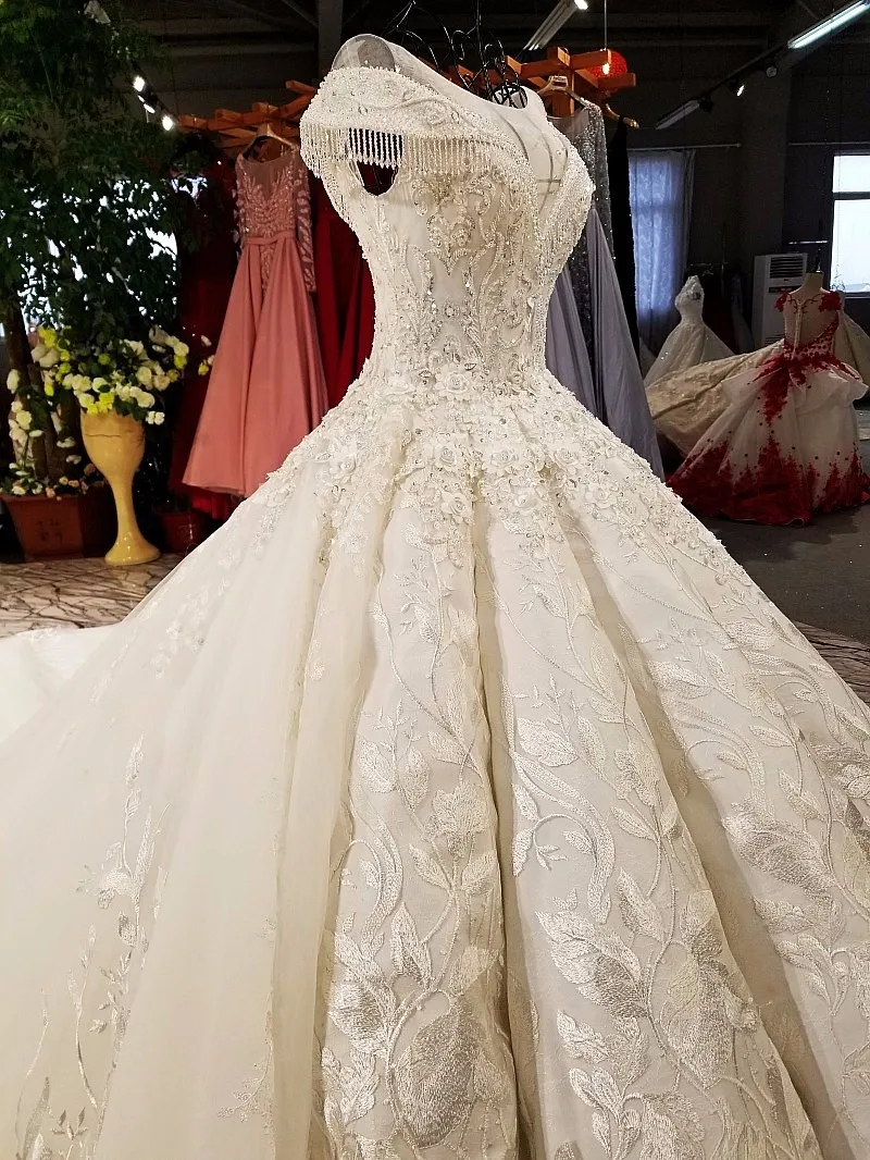 Super Long Train Wedding Dresses