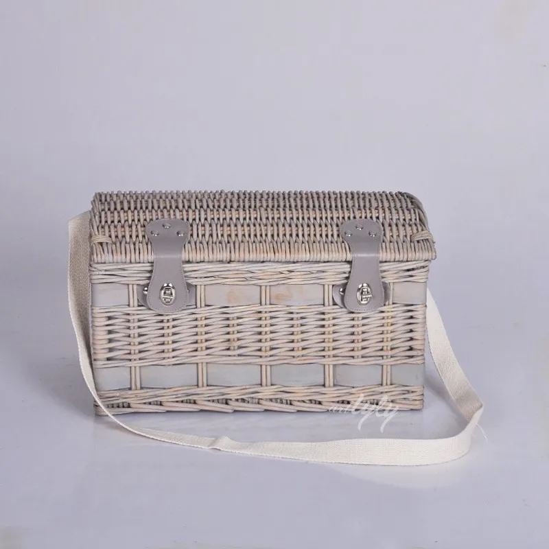 Linyi Popular Weaving Wicker Picnic Basket With Long Belt Storage