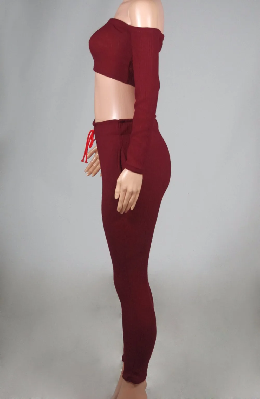 4566648047_304760255