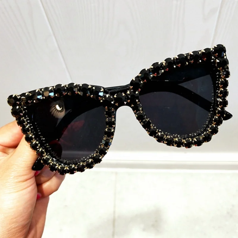 Black Crystal Sunglasses Women Cat eye Vintage sunglasses Luxury Sun glasses for Woman Oversize Fashion Shade Gafas UV400, Green,red,blue,black,champagne
Black Crystal Sunglasses Women Cat eye Vintage sunglasses Luxury Sun glasses for Woman Oversize Fashion Shade Gafas UV400, Green,red,blue,black,champagne