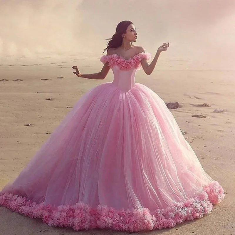 الأميرة منفوش الوردي Quinceanera الأميرة سندريلا طويلة حفلة موسيقية فساتين الزفاف قبالة الكتف فساتين الزفاف مع زهور ثلاثية الأبعاد