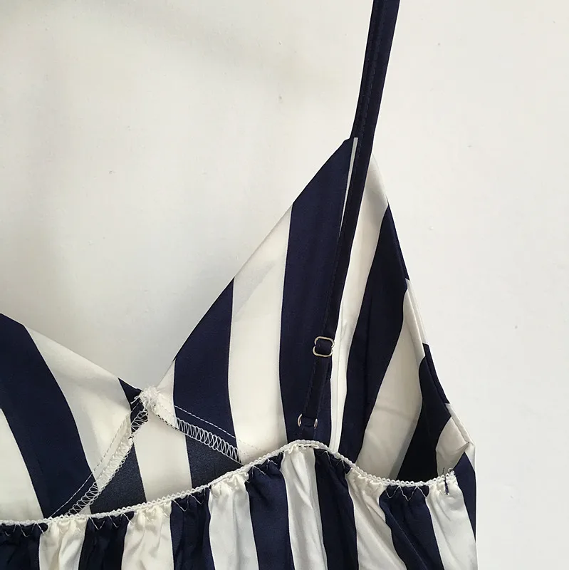 6982983133_1929359744