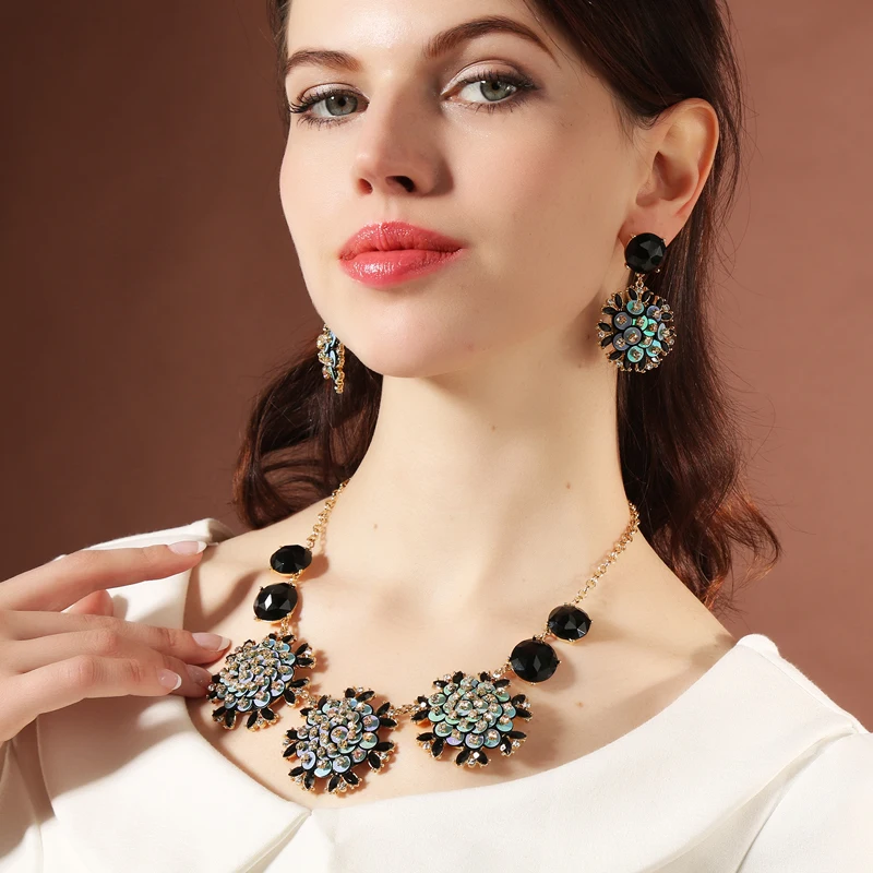 xl00380c Luxury Medieval Noblewoman Style Black Crystal Big Flower Diamond Fashion Necklace 2020 Colorful Trendy, As picture
xl00380c Luxury Medieval Noblewoman Style Black Crystal Big Flower Diamond Fashion Necklace 2020 Colorful Trendy, As picture