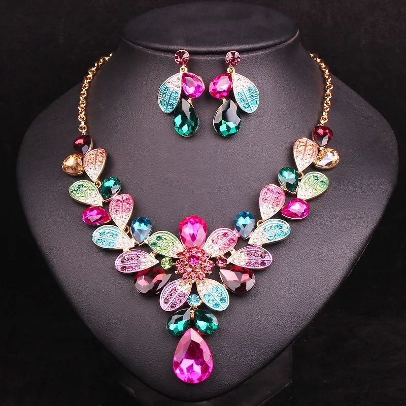 Hot Selling New Luxury Flower Necklace Earring Set For Brides Gold Plated Multi Color Rhinestone Crystal Glass Wedding Jewelry
Hot Selling New Luxury Flower Necklace Earring Set For Brides Gold Plated Multi Color Rhinestone Crystal Glass Wedding Jewelry