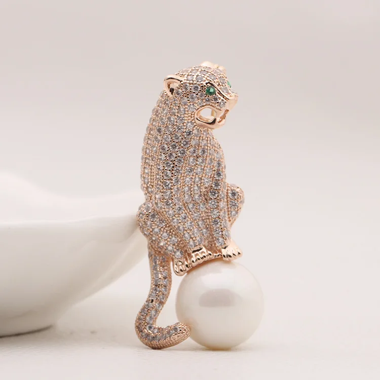 Wholesale High Quality Cubic Zirconia Leopard Pearl Lapel Brooches Pin For Women, Gold/silver
Wholesale High Quality Cubic Zirconia Leopard Pearl Lapel Brooches Pin For Women, Gold/silver