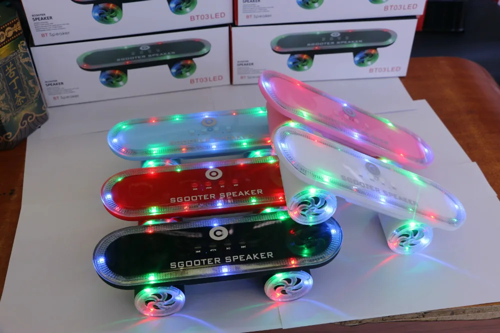 Trends 2018 gadgets speakers bluetooth wireless with Skateboard LED Lights
