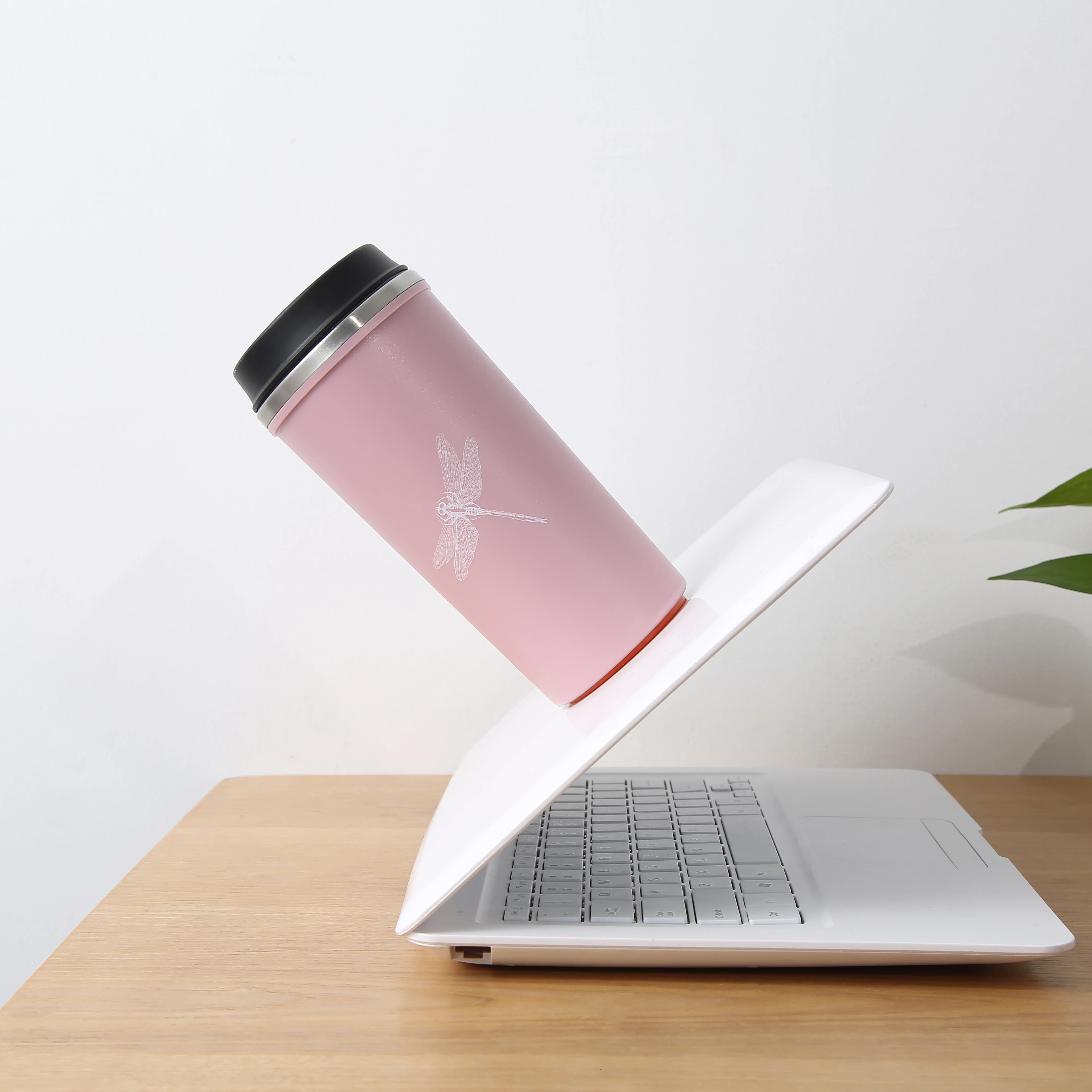 Hot Selling Fancy Magic Suction Mug Customized Stainless Steel Non Fall Coffee Mug, Pink, grey, light blue , dark blue
Hot Selling Fancy Magic Suction Mug Customized Stainless Steel Non Fall Coffee Mug, Pink, grey, light blue , dark blue