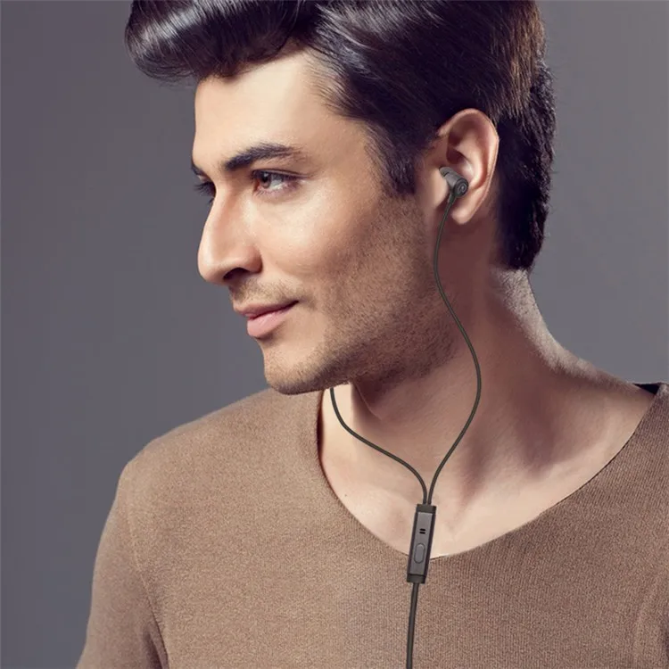 SK306 earphone01.jpg