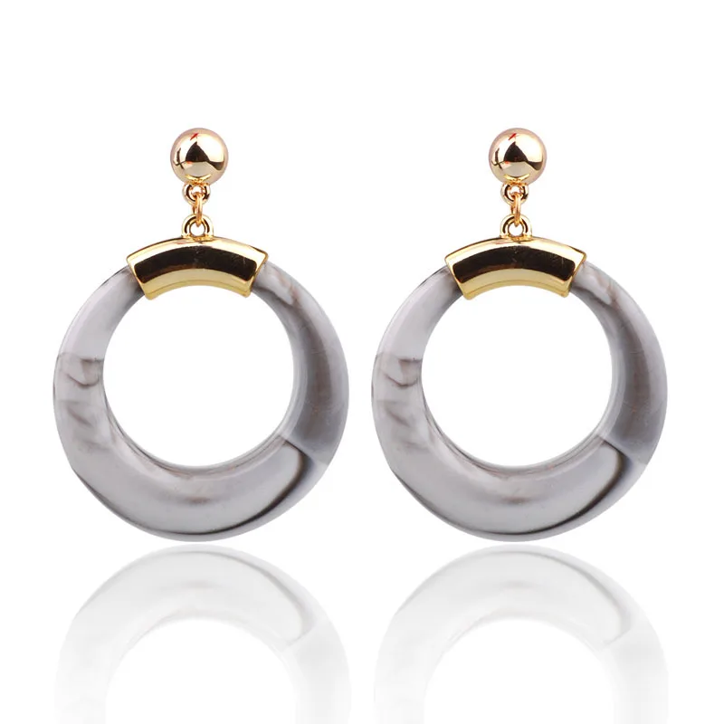 7x 5 cm 19.5 g Fashion Trifari Tortoise Shell Hoop Earrings Fashion, 2 colors available
7x 5 cm 19.5 g Fashion Trifari Tortoise Shell Hoop Earrings Fashion, 2 colors available