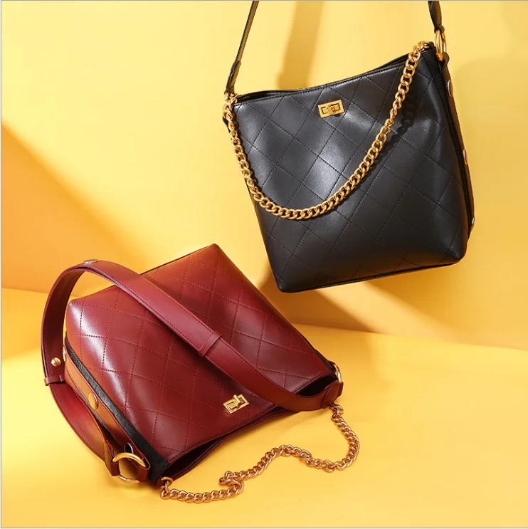 2019 European and American high capacity genuine leather ladies shoulder bucket bags women handbags
2019 European and American high capacity genuine leather ladies shoulder bucket bags women handbags