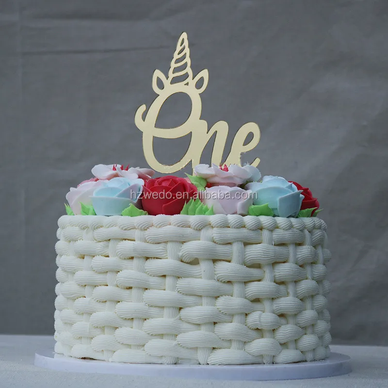 customed unicorn birthday cake