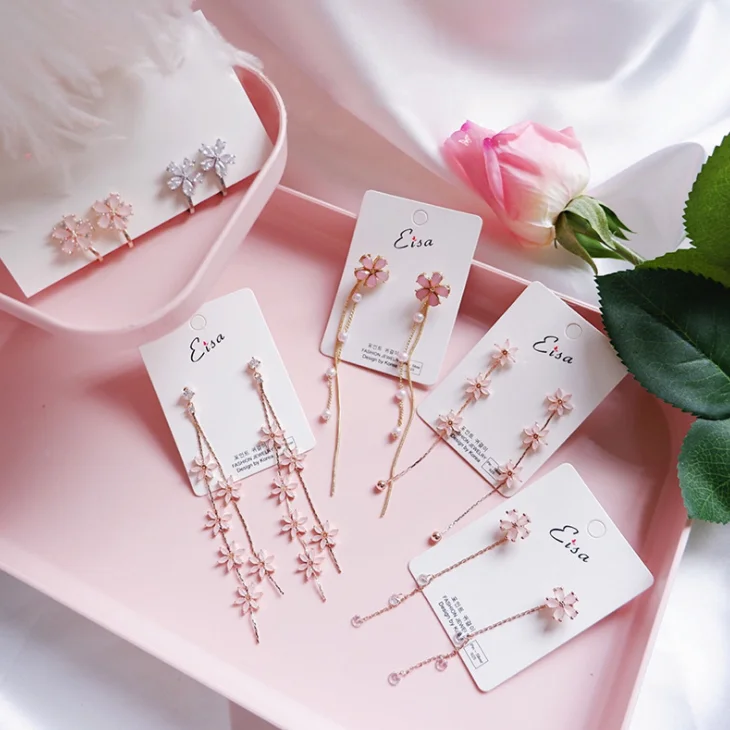 925 silver Korean fashion and temperament flashing rhinestone pink flower shape tassel earrings women, Silver color
925 silver Korean fashion and temperament flashing rhinestone pink flower shape tassel earrings women, Silver color
