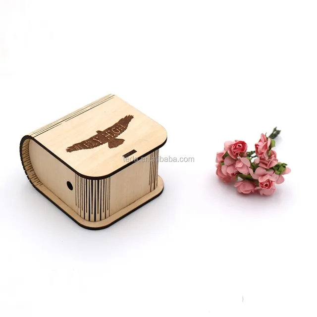 funny wonderful wooden custom made luxury hand crank music box