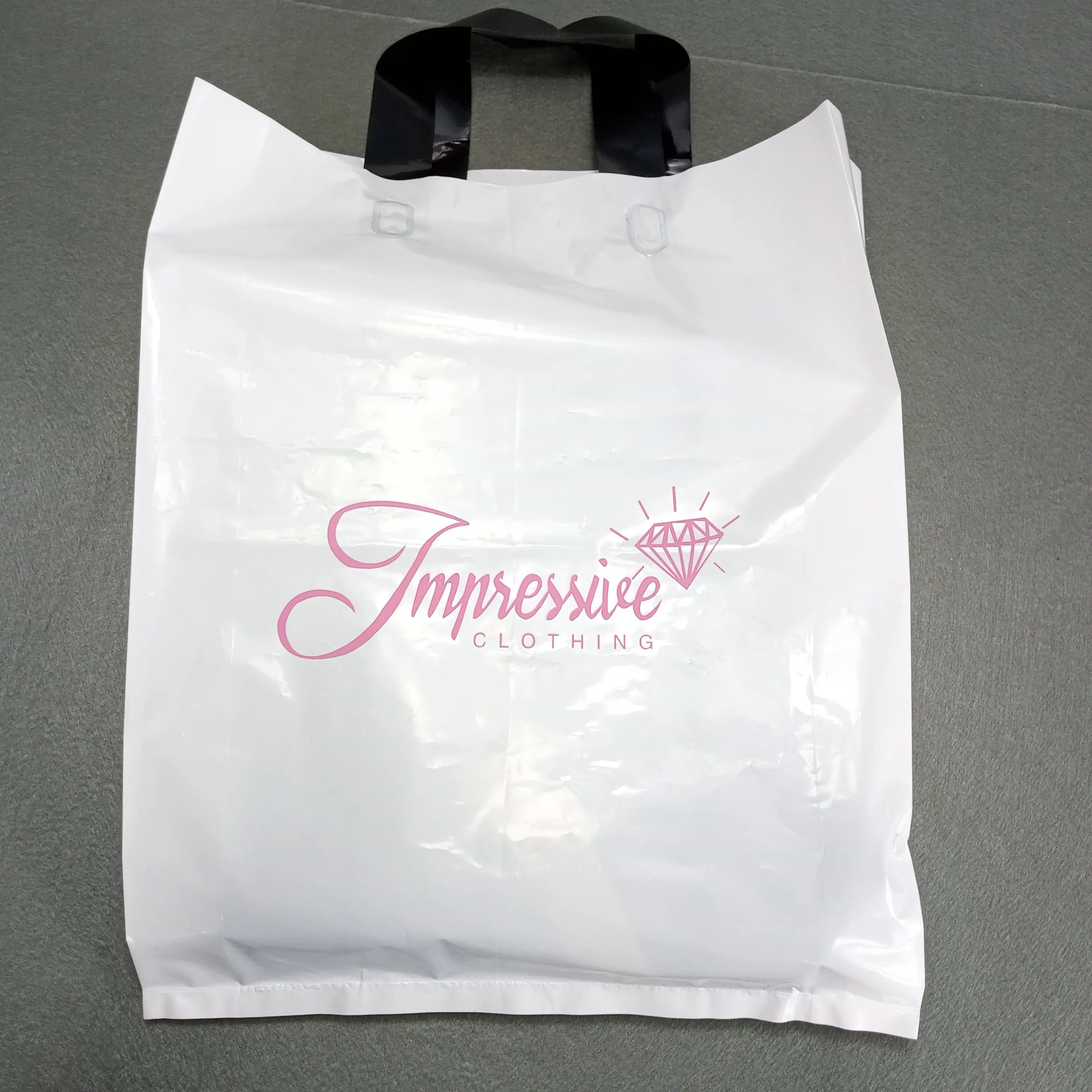 custom design logo print LDPE/HDPE soft loop handle bag for shopping, Customized color
custom design logo print LDPE/HDPE soft loop handle bag for shopping, Customized color
