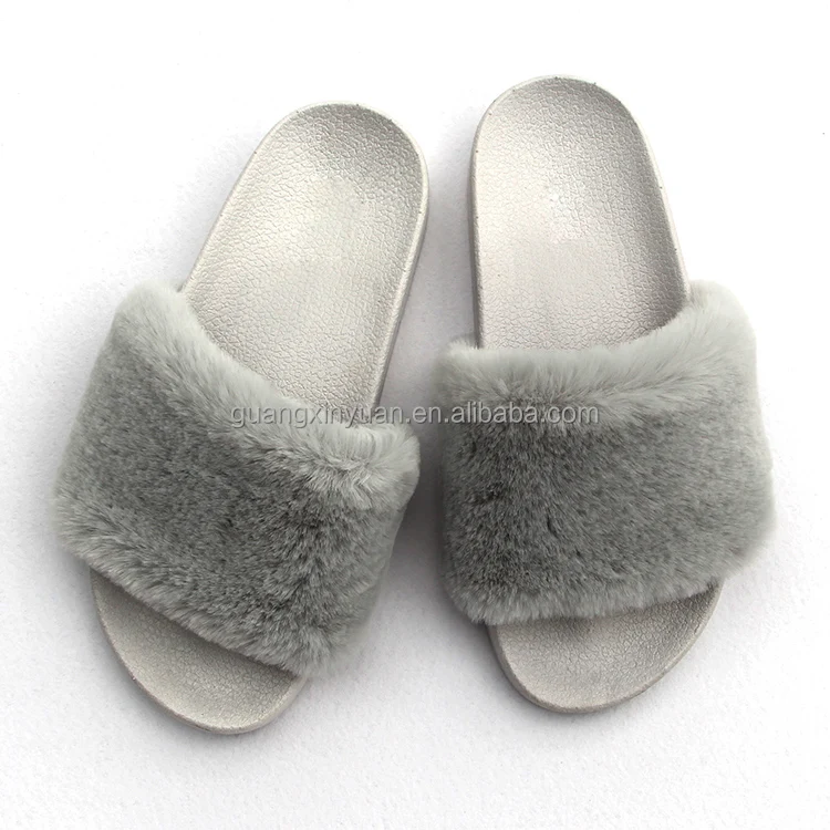 trending slipper