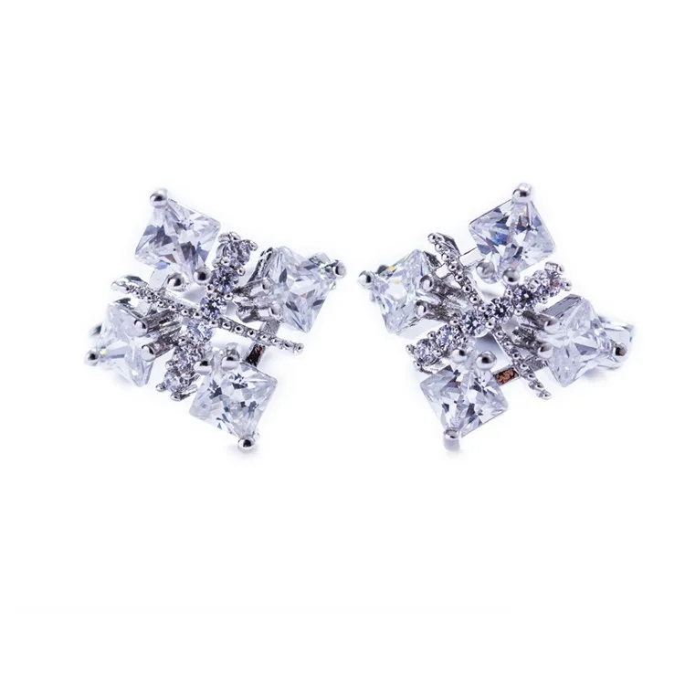 HD-huggies earrings 00174.jpg