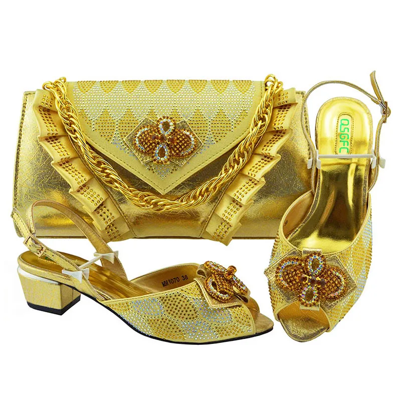 Gold Nigeria party italian shoes and bag set wholesale african wedding shoes and bags to match women, As pictures
Gold Nigeria party italian shoes and bag set wholesale african wedding shoes and bags to match women, As pictures