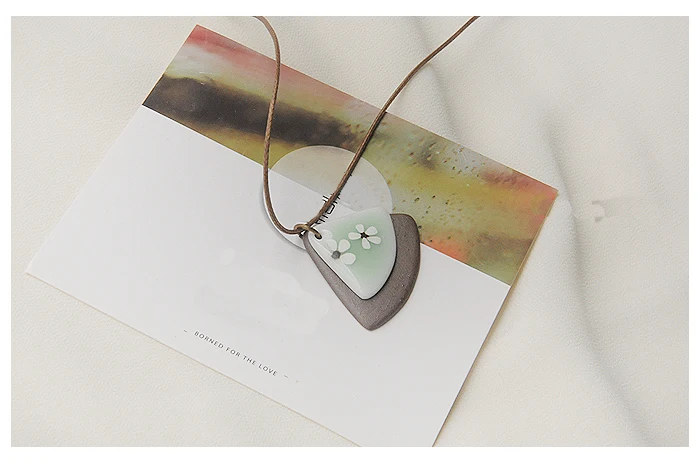 Charming porcelain unique fan design necklace affordable wholesale athinic for anniversary or engagement gifts pendant