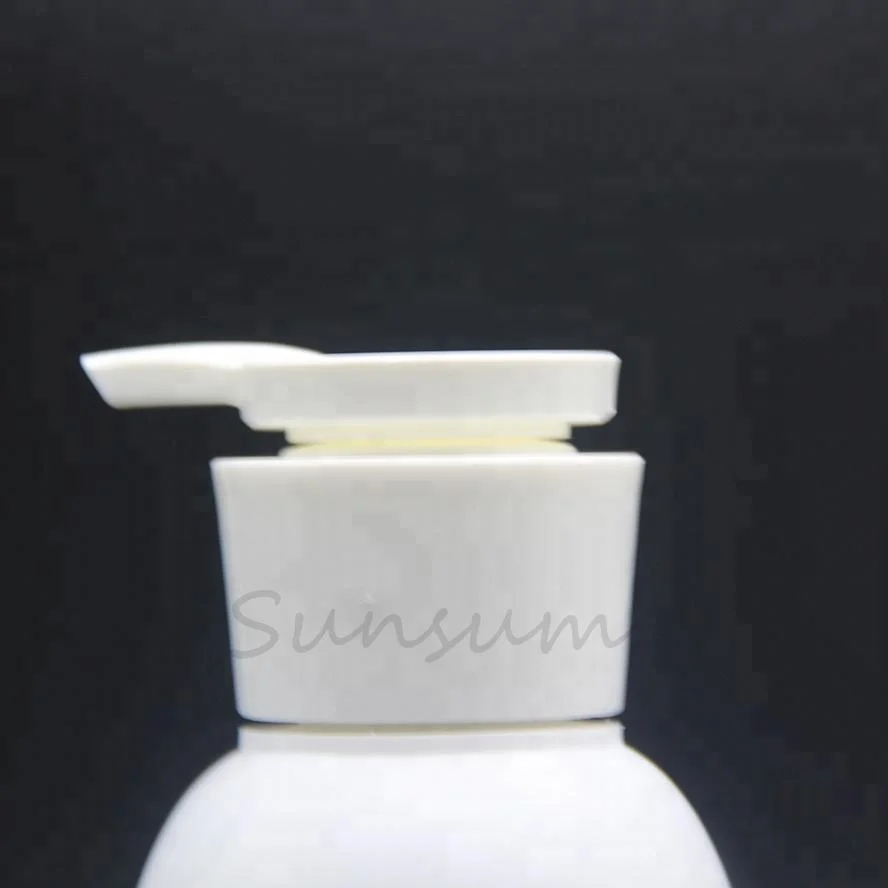 A-set-Cute-baby-lotion-white-bottle.jpg