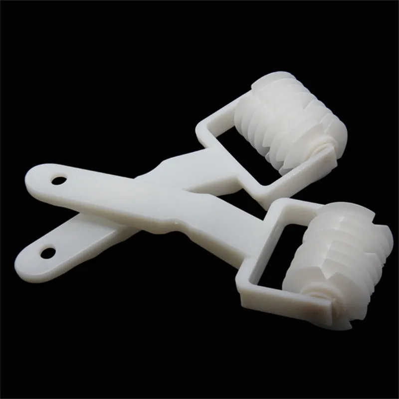 High-Quality-Pie-Pizza-Cookie-Cutter-Pastry-Plastic-Baking-Tools-Bakeware-Embossing-Dough-Roller-Lattice-Cutter (2)