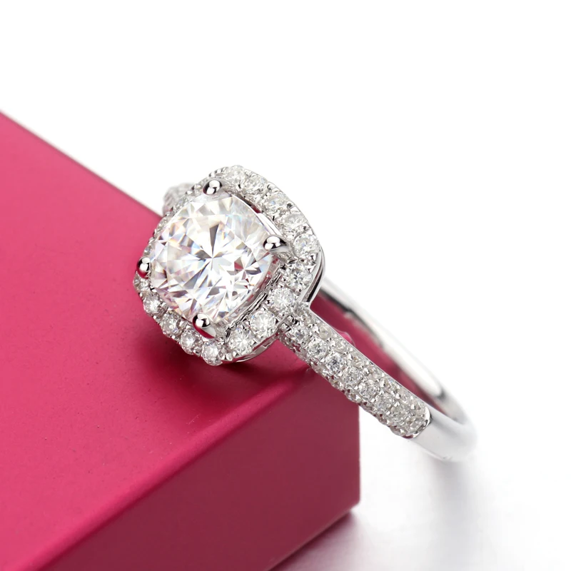 Fine Jewelry Cushion Cut White EF 6mm 1carat Moissanite Diamond For 18K White Gold Ring.
Fine Jewelry Cushion Cut White EF 6mm 1carat Moissanite Diamond For 18K White Gold Ring.