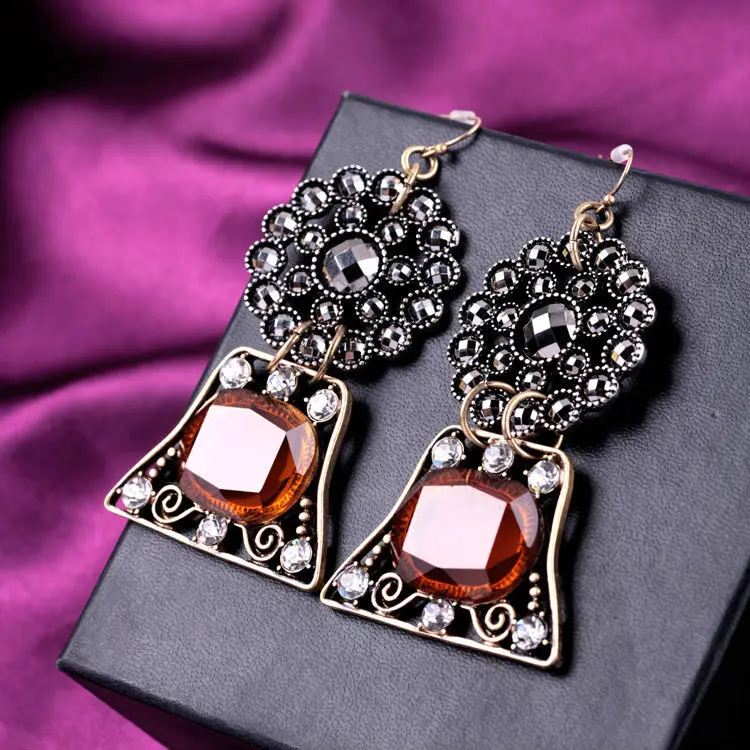 ed00863 New Vintage Alloy Black Crystal Flower Yellow Crystal Pendant Diamond Studded Women's Earrings 2021
ed00863 New Vintage Alloy Black Crystal Flower Yellow Crystal Pendant Diamond Studded Women's Earrings 2021