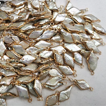 Diamond Edge-wrapping Double Hook Gold Plated Freshwater Pearl Connectors, As picture
Diamond Edge-wrapping Double Hook Gold Plated Freshwater Pearl Connectors, As picture