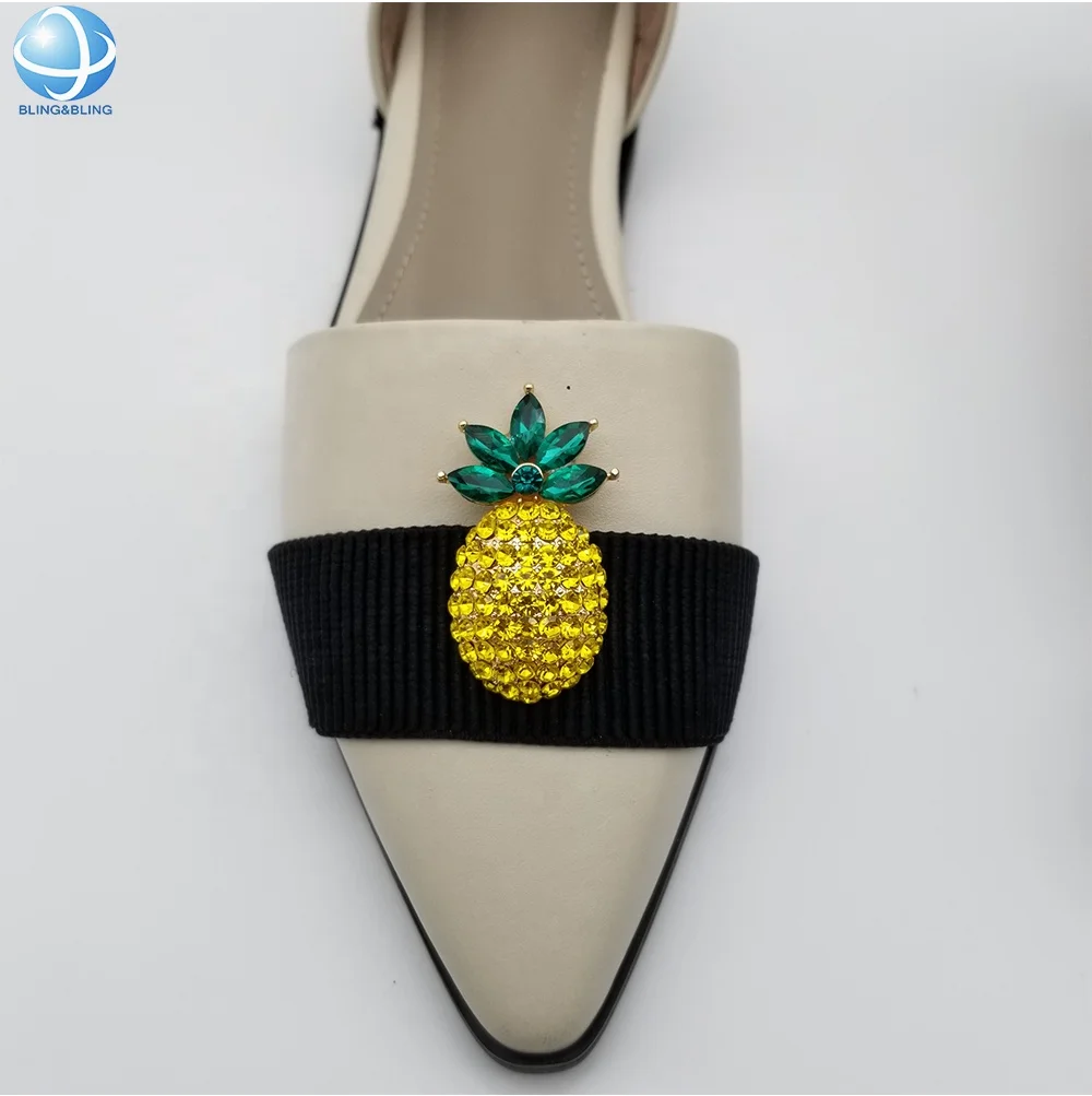 Wholesale elegant Rhinestone pineapple shoe clips for lady girl shoes, Customized
Wholesale elegant Rhinestone pineapple shoe clips for lady girl shoes, Customized