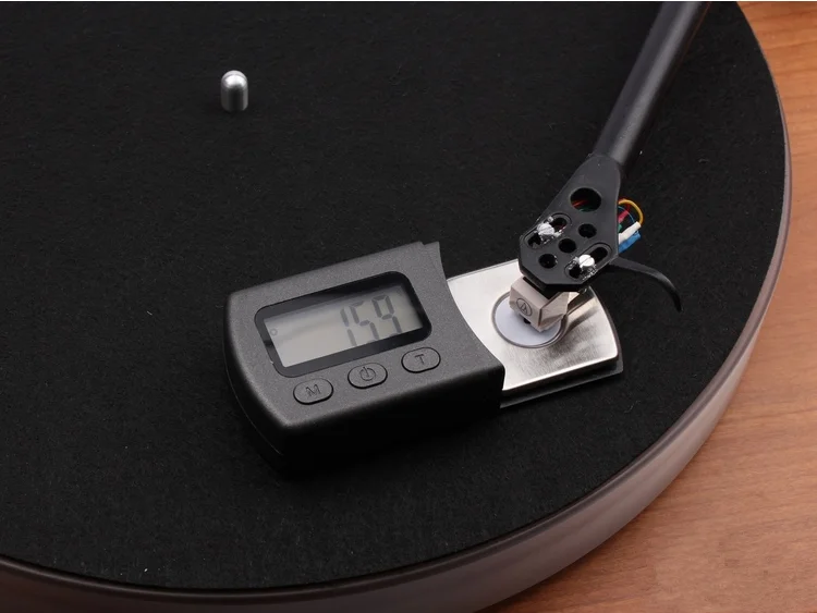 Digital precision stylus force tracking gauge for turntable vinyl records